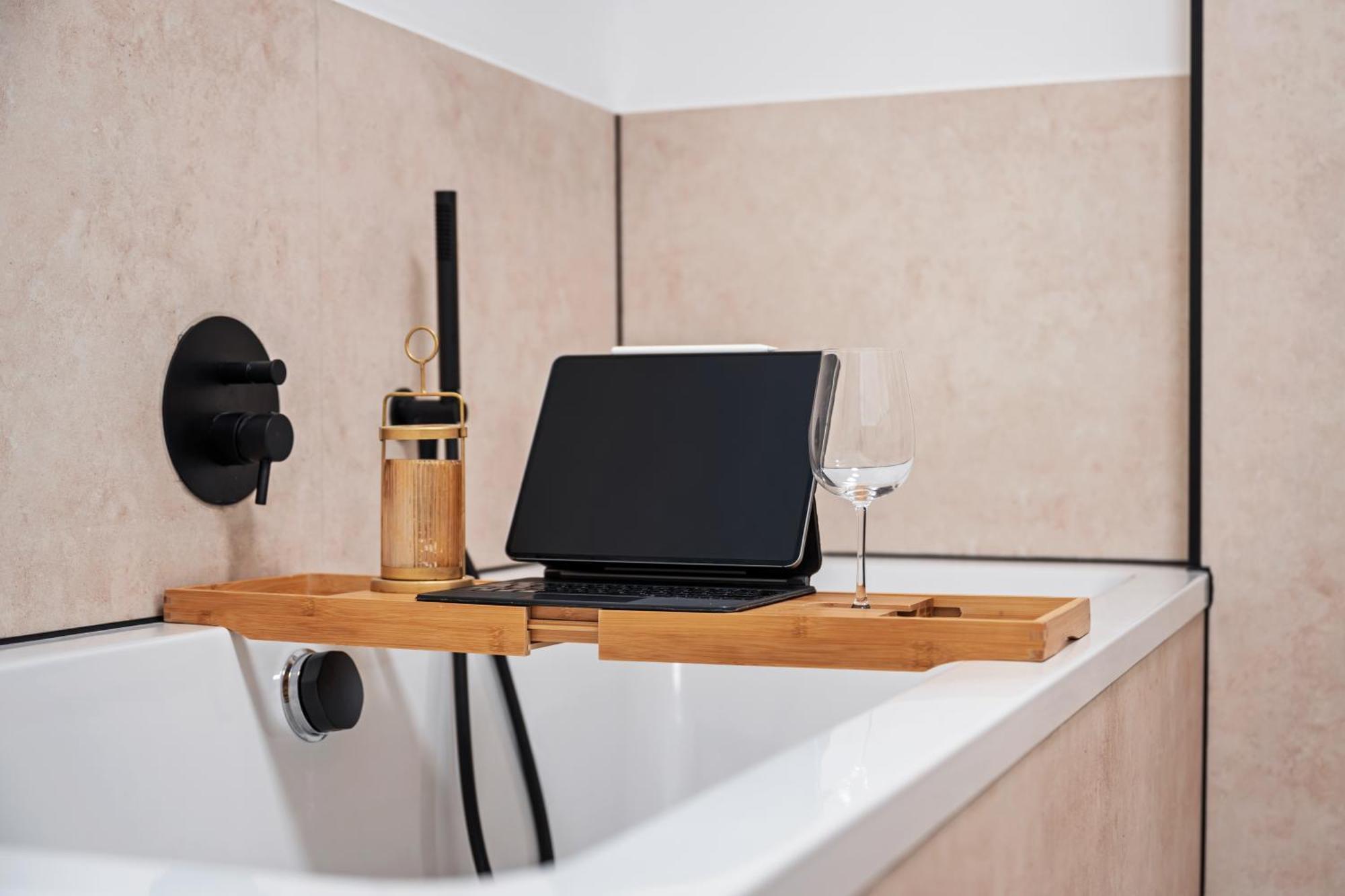 Edler Wohnraum Schwanenteich-Penthouse Mit Garage, Grill, Kaffeevollautomat, Klima, Lift & Terrasse Appartement Zwickau Buitenkant foto