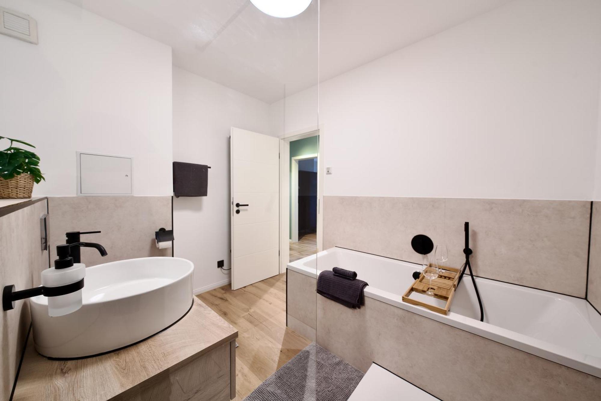 Edler Wohnraum Schwanenteich-Penthouse Mit Garage, Grill, Kaffeevollautomat, Klima, Lift & Terrasse Appartement Zwickau Buitenkant foto